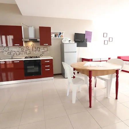Nisea House, *